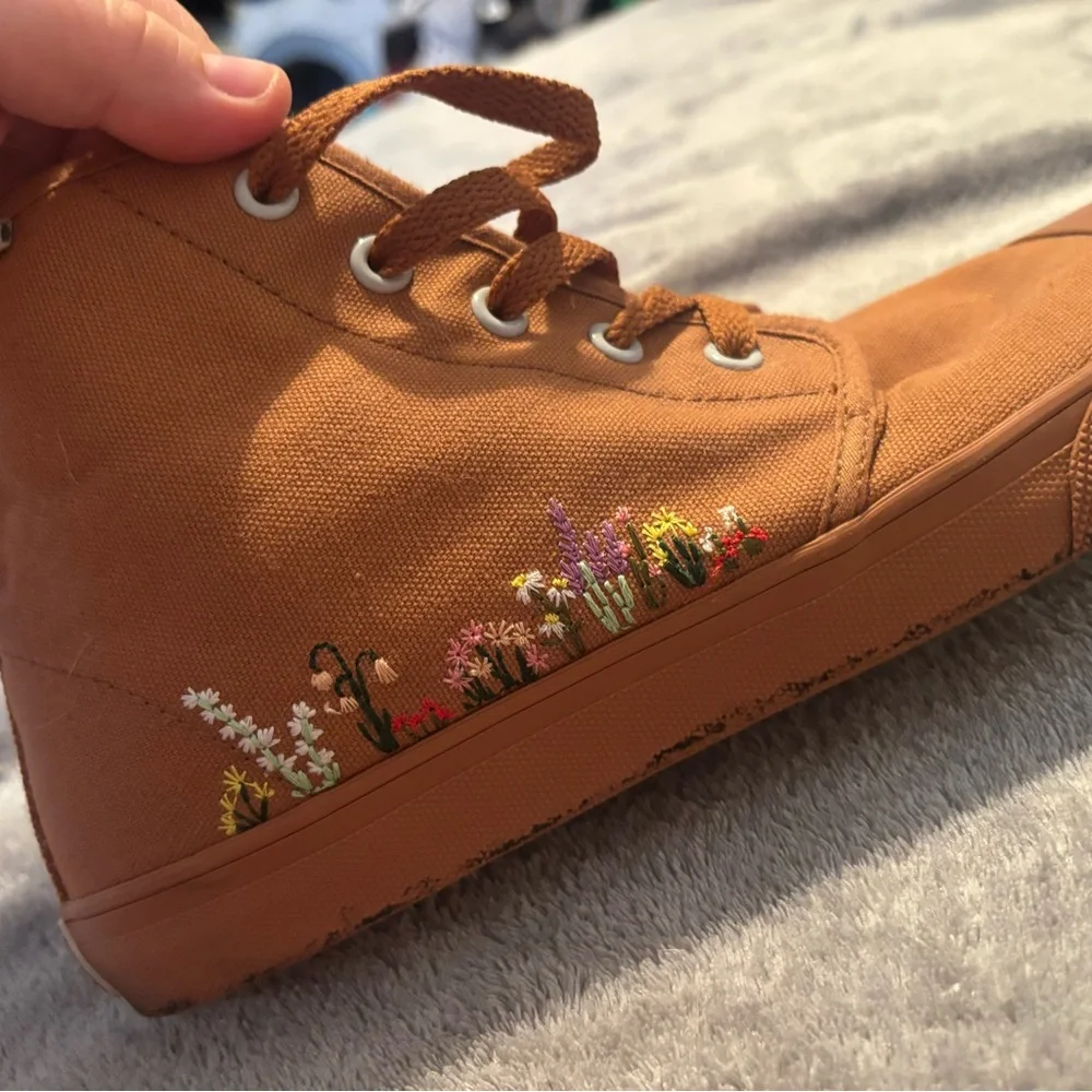 BANGS Size 8 High-Top Sneakers in Rust Orange - Picture 4 of 4